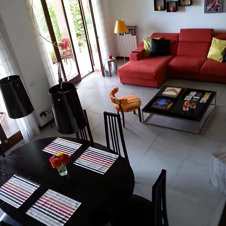 Douglas House * Varese
