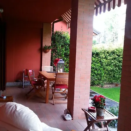 Douglas House * Varese