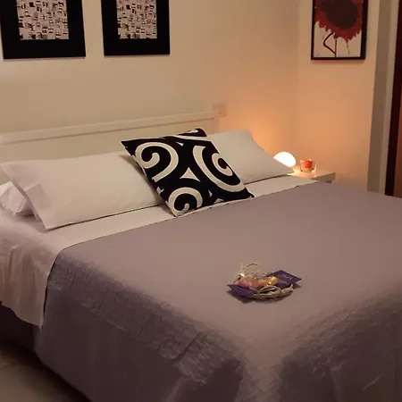 Douglas House 瓦雷泽